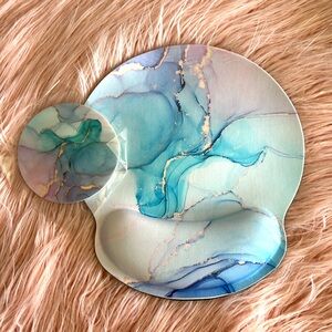 Gaming mouse pad with gel wrist support and matching coaster